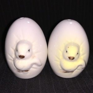 VTG Hatching Egg Chick Salt & Pepper Shakers